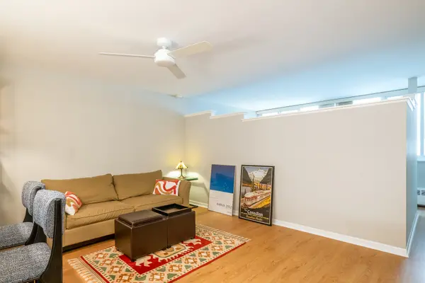 1516 Hinman AVE #810, Evanston, IL 60201