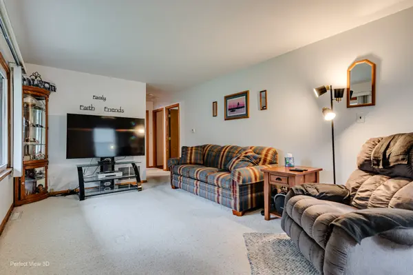 133 N Ridgemoor AVE, Mundelein, IL 60060