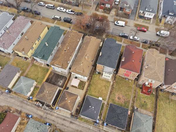 8418 S Essex AVE, Chicago, IL 60617