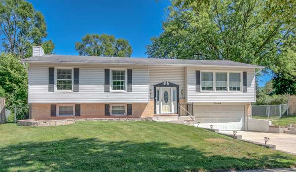 1099 STRATFORD LN, Hanover Park, IL 60133