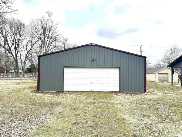 637 N HICKORY ST, Centralia, IL 62801