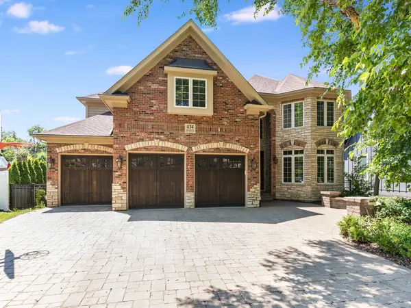 434 W Benton AVE, Naperville, IL 60540