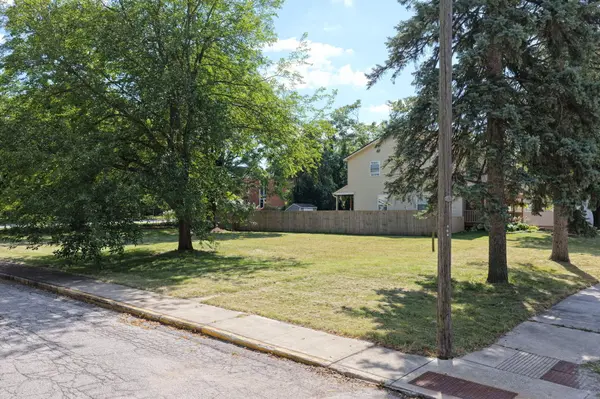 551 Locust ST, Valparaiso, IN 46383