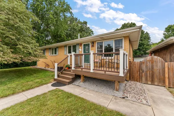 228 E Division ST, Demotte, IN 46310