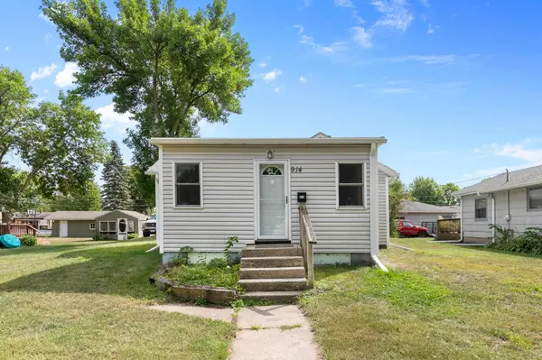 914 5th AVE W, Shakopee, MN 55379