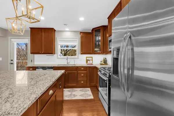 3976 Cedar Grove LN, Eagan, MN 55122