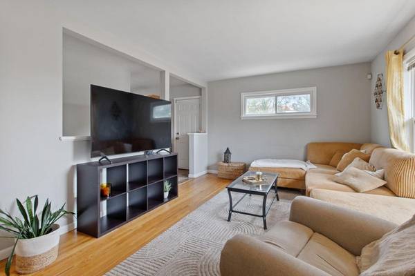 2257 Fremont AVE E, Saint Paul, MN 55119