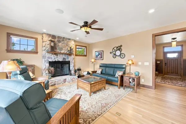 7107 Maple LN, Horace, ND 58047