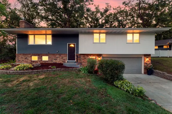 5375 Matterhorn DR NE, Fridley, MN 55421