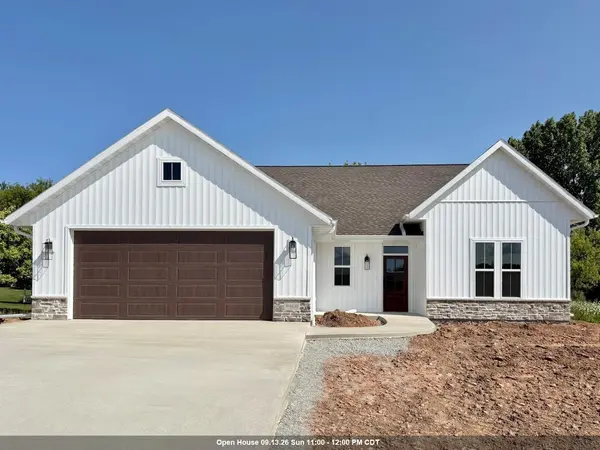 W6838 GOLDFINCH DR, Greenville, WI 54942