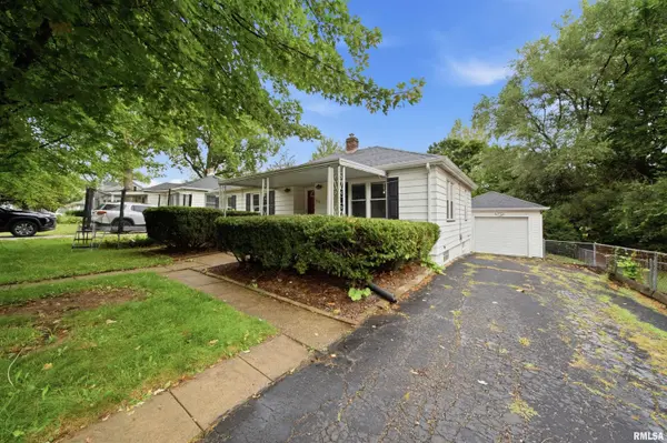 812 N FERNWOOD CIR, Peoria, IL 61604