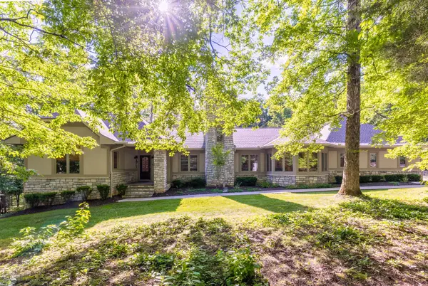 1003 Champion Hills Dr, Kingston Springs, TN 37082