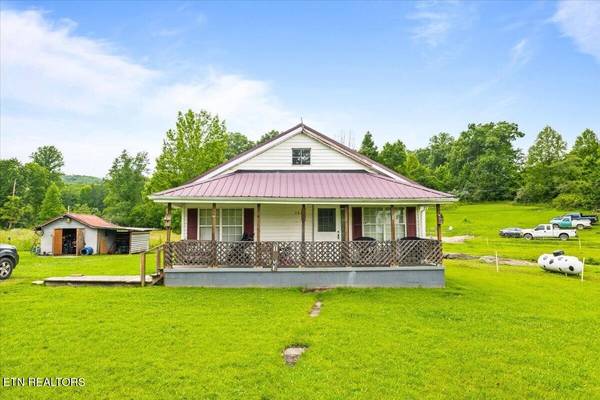 982 Little White Oak Rd,  Duff,  TN 37729