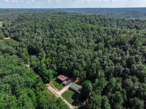 1285 Darbytown Rd, Hohenwald, TN 38462