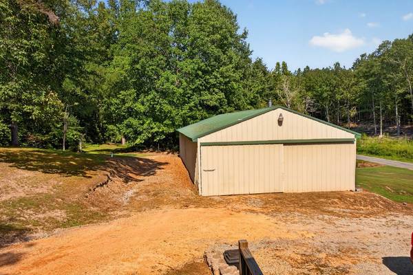 1285 Darbytown Rd, Hohenwald, TN 38462