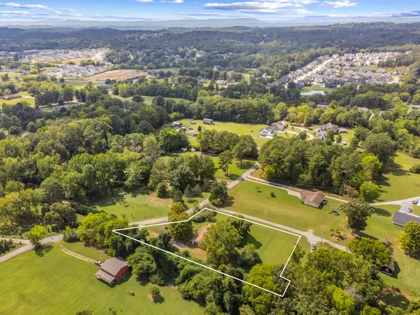 9403 Houston Ln, Ooltewah, TN 37363