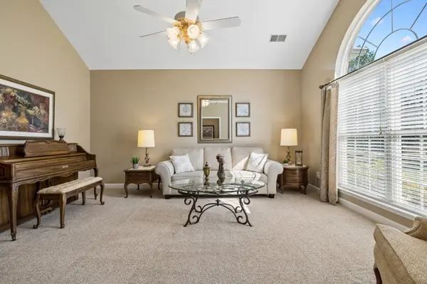 6 Donnell Ct, Lebanon, TN 37087