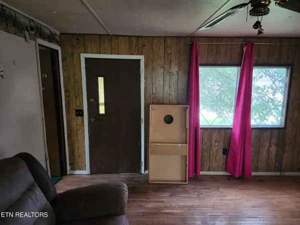 112 Queen St, Clinton, TN 37716