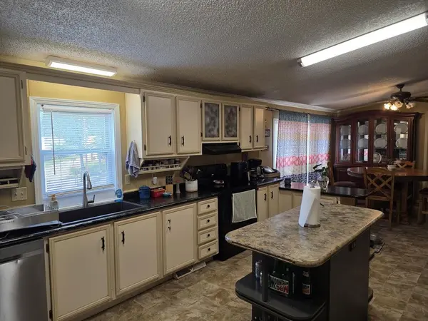 108 Crossfield Dr, Springville, TN 38256