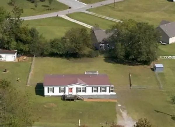 14 Pioneer Dr, Fayetteville, TN 37334