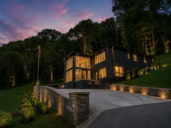 7407 Indian Creek Rd, Nashville, TN 37209