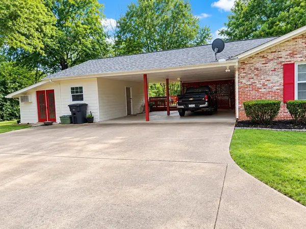 146 W Clearview Dr, Murfreesboro, TN 37128