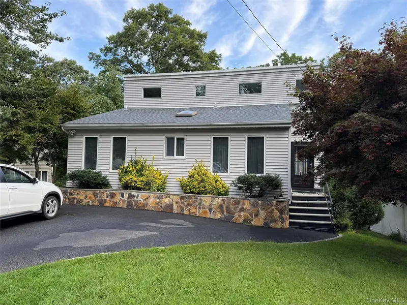 59 Ridge RD, Rocky Point, NY 11778