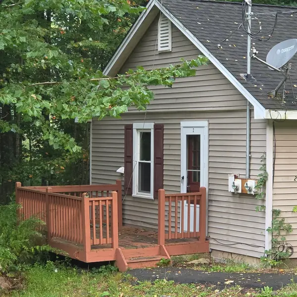 2 Storybrook LN, Wurtsboro, NY 12790