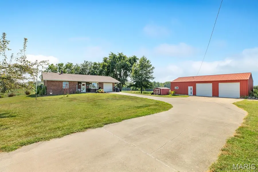 22487 Grange Hall RD, Jerseyville, IL 62052