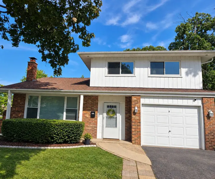 7 Treebark CT, Schaumburg, IL 60193
