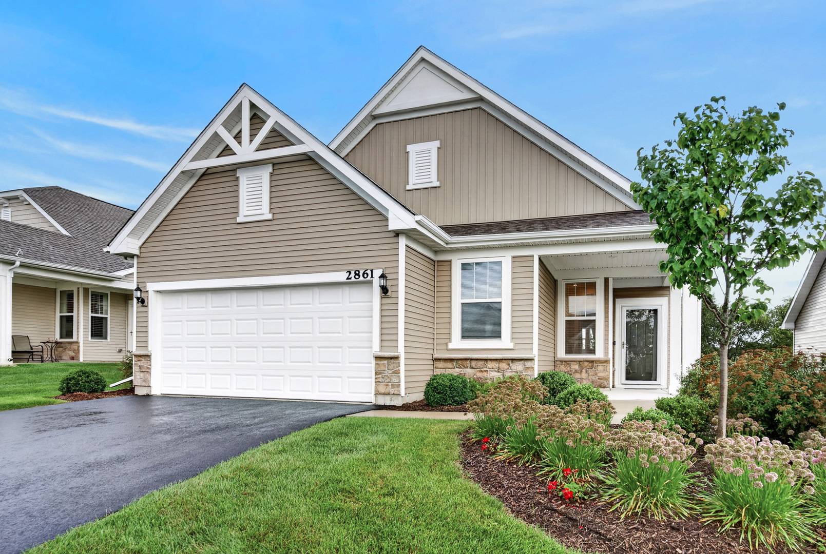 2861 Briargate DR, Lindenhurst, IL 60046