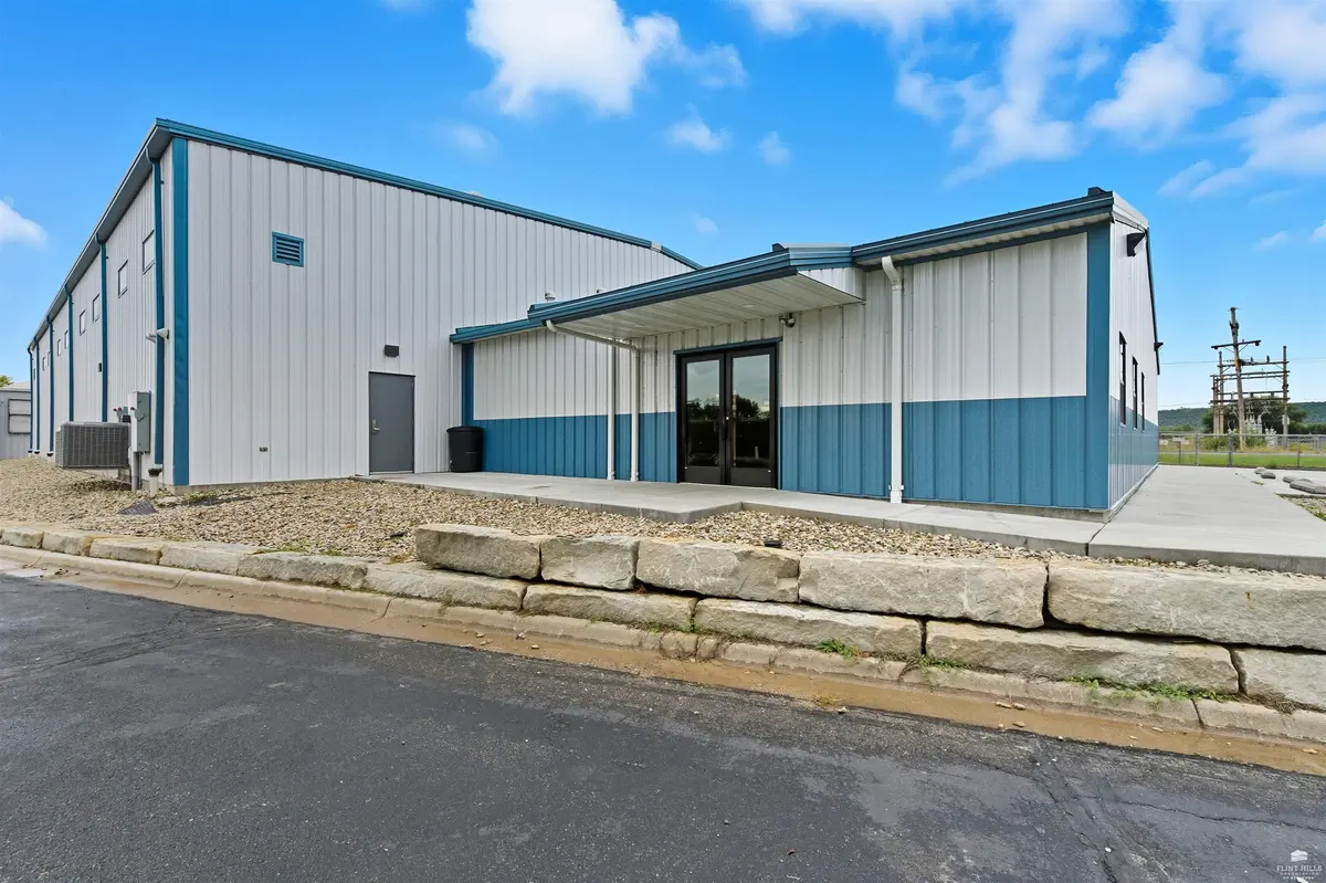 4699 Stagg Hill, Manhattan, KS 66503