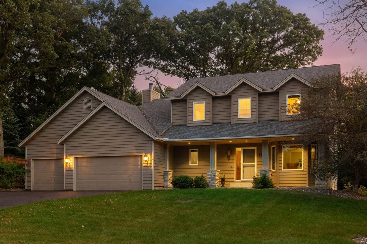 1929 Woodstone DR, Victoria, MN 55386