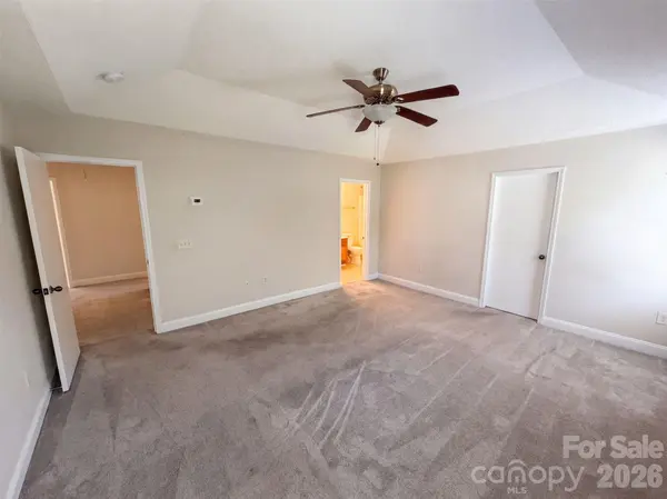 14021 Pinyon Pine LN, Charlotte, NC 28215