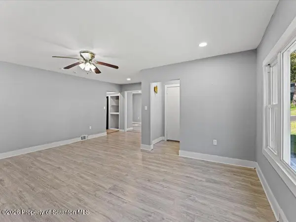 34 Dean ST, Montrose, PA 18801