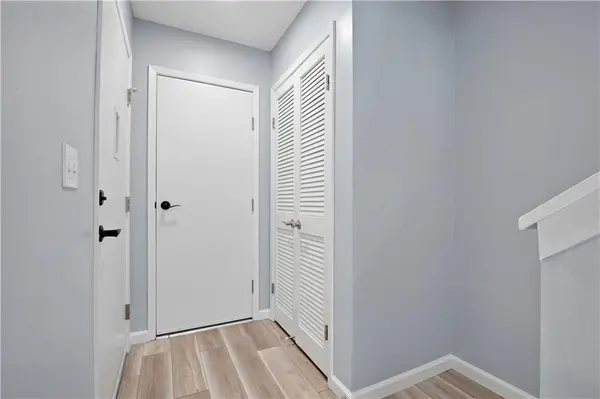 8594 W 108th PL, Overland Park, KS 66210
