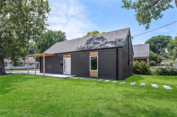 800 Tauromee AVE, Kansas City, KS 66101