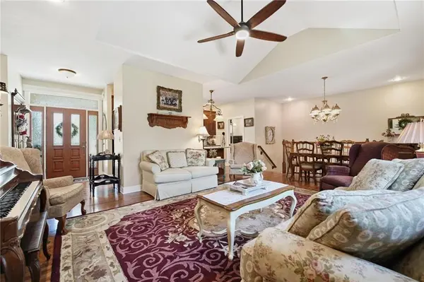 29419 Palmer DR, Paola, KS 66071
