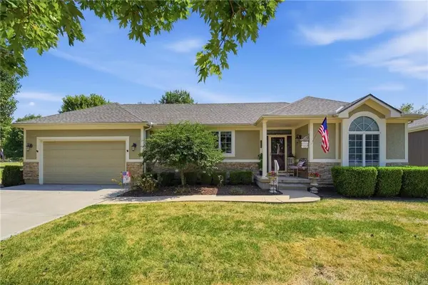 29419 Palmer DR, Paola, KS 66071
