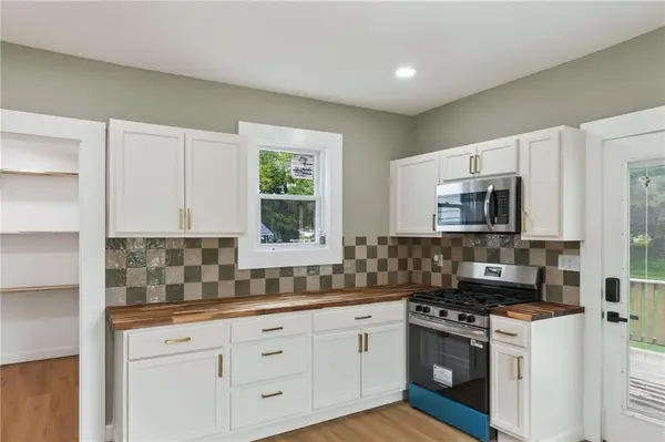 6309 S 3rd ST, St Joseph, MO 64504