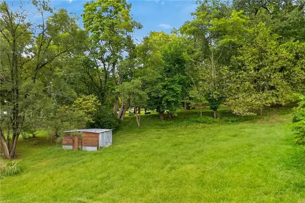 6309 S 3rd ST, St Joseph, MO 64504