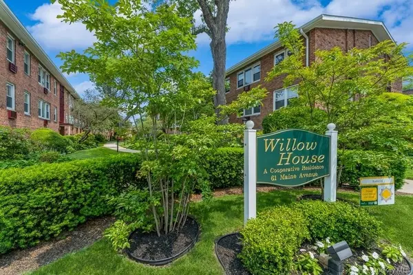 61 Maine AVE #E5, Rockville Centre, NY 11570
