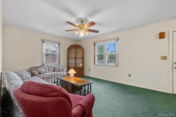 7607 Hewlett ST, New Hyde Park, NY 11040