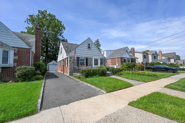 117 Euston RD, West Hempstead, NY 11552