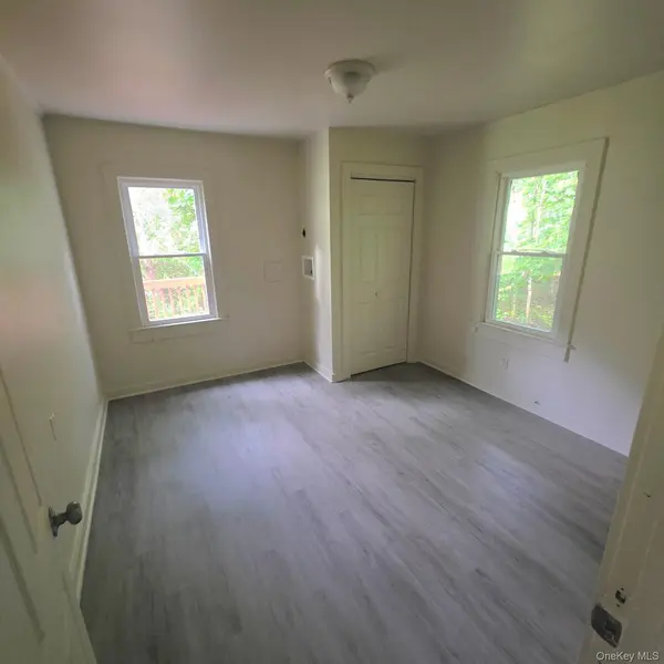 2 Storybrook LN, Wurtsboro, NY 12790
