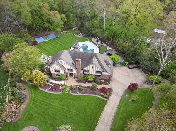 4 Abbey RD, Orangeburg, NY 10962