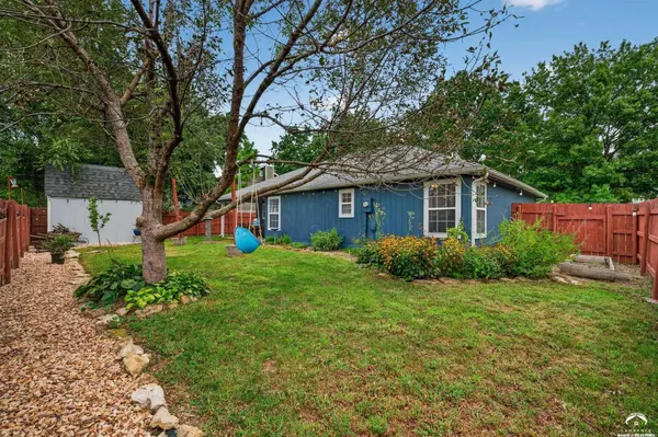 2725 Bishop ST, Lawrence, KS 66046