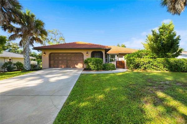 2317 GOYA DR, Nokomis, FL 34275