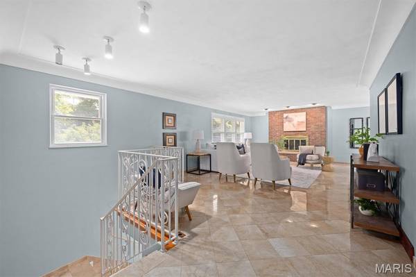 105 Autumn LN, Belleville, IL 62223