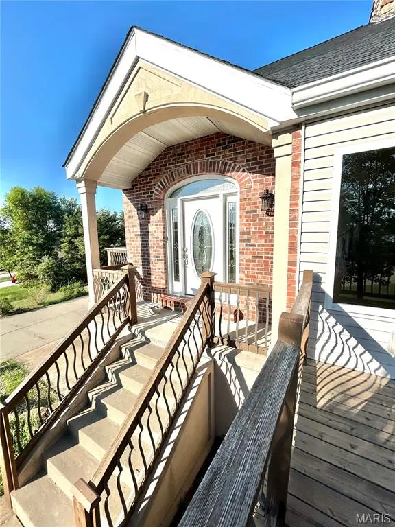 464 Legacy LN, Villa Ridge, MO 63089